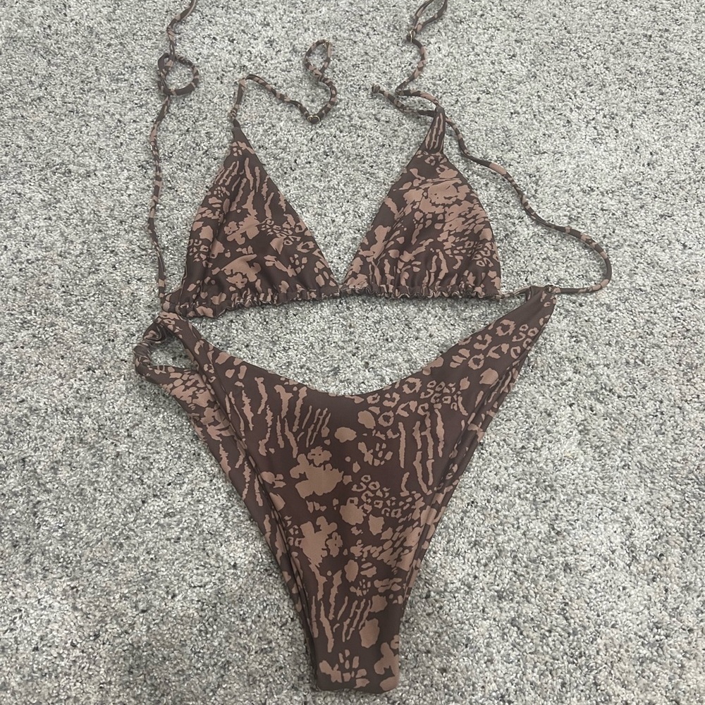 Skatie bikini set/ size large